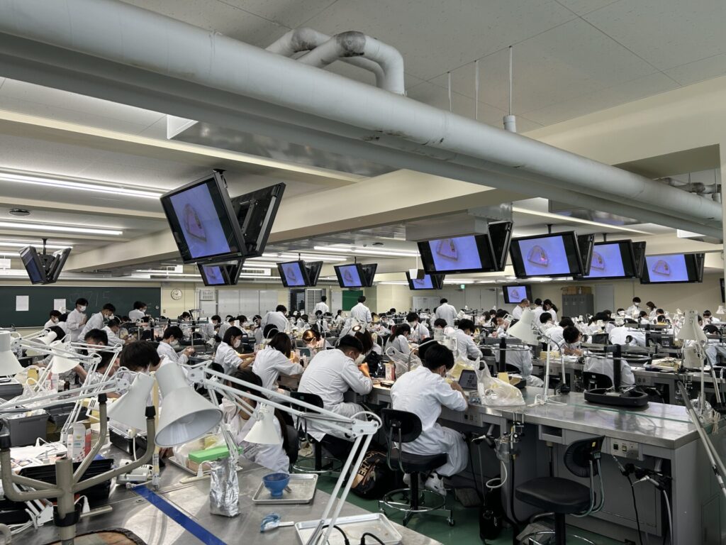 朝日大歯学部